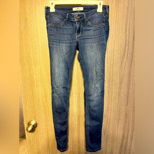 Hollister Mid Rise Jegging Skinny Jean
